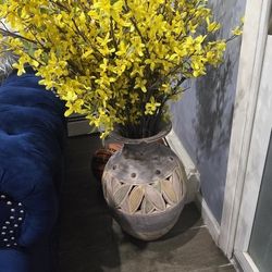pot with flowers 