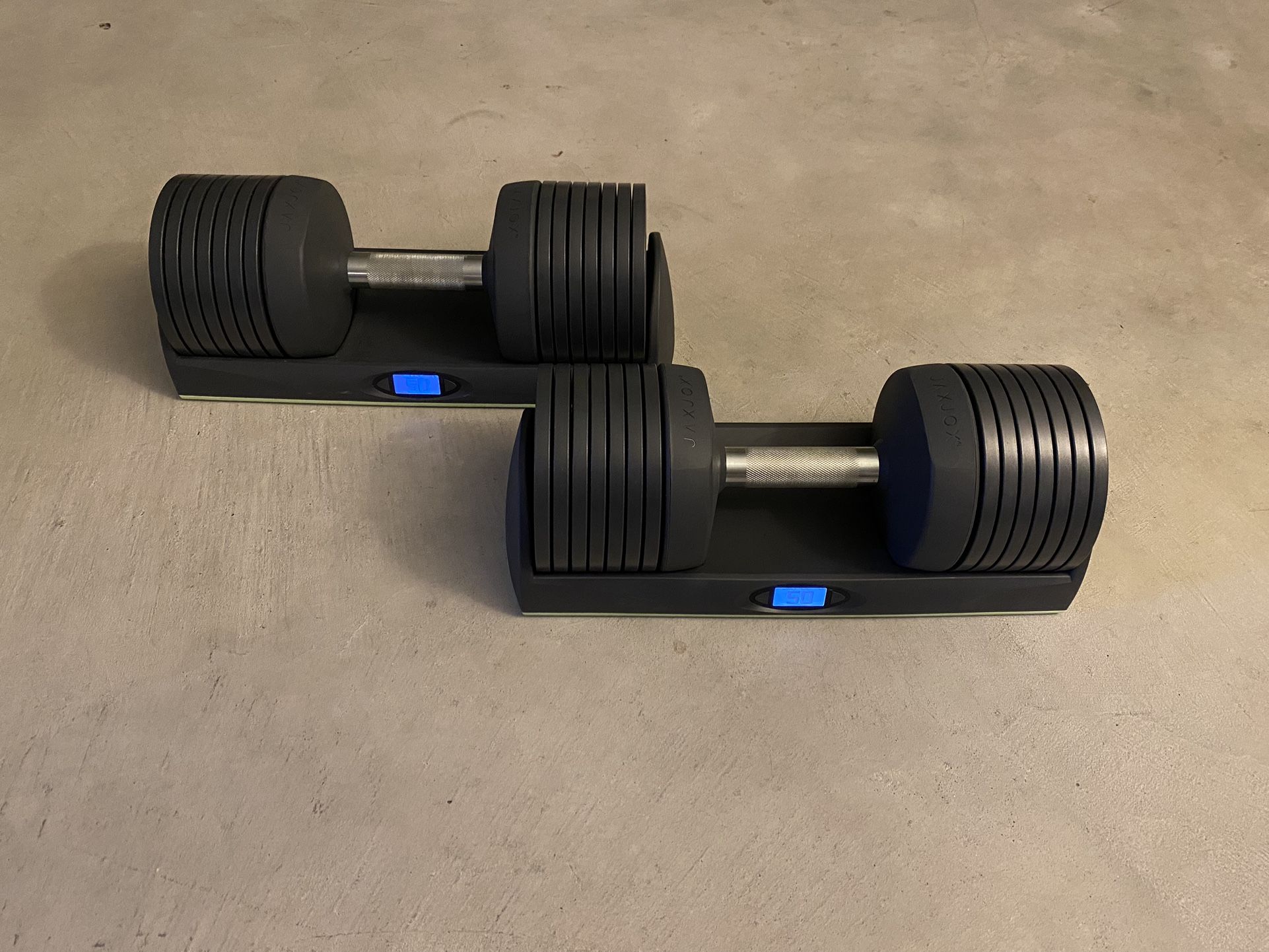 JAXJOX Adjustable Dumbbells!