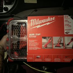 Milwaukee Vacuum Air-Tip w/Organizer 