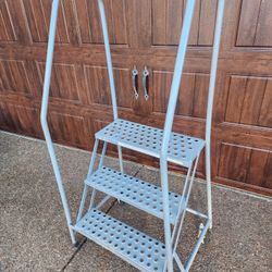 *** INDUSTRIAL LADDER PLATFORM ***