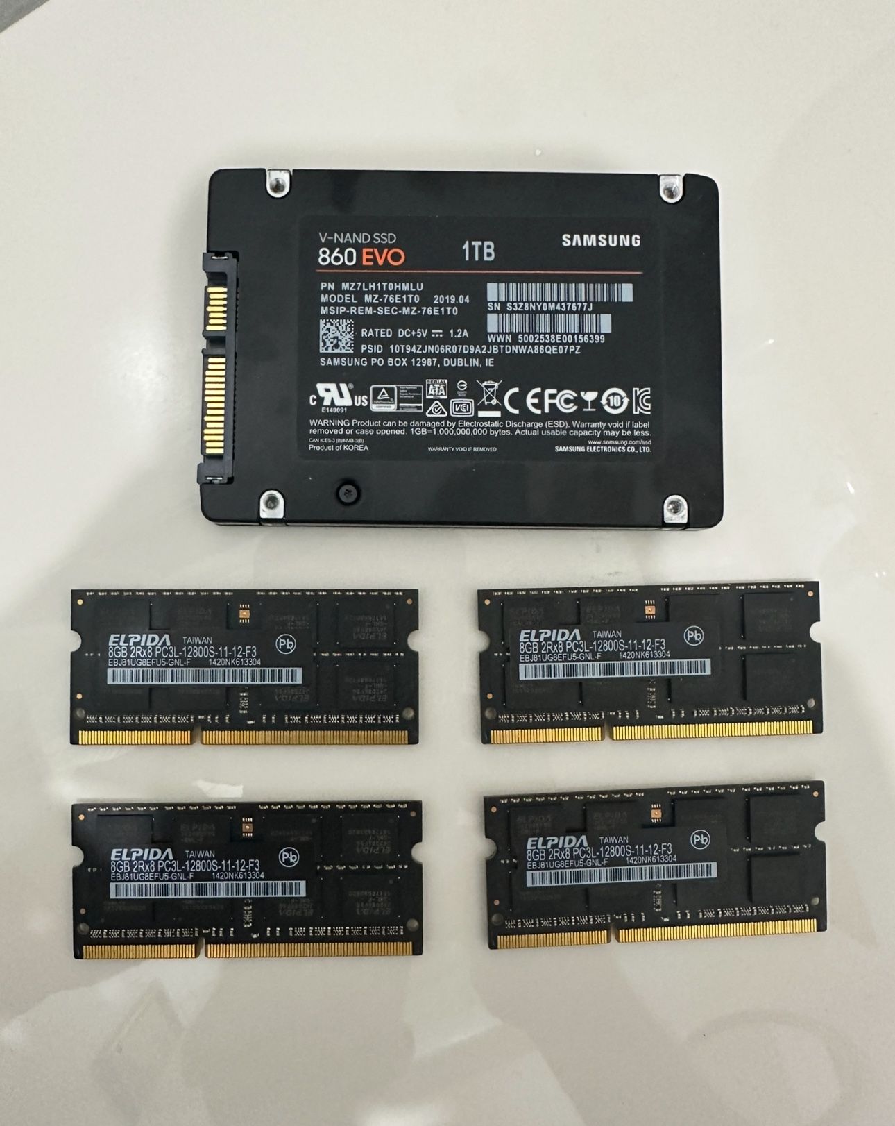 FIRM PRICE - Samsung 860 EVO 1 Terabyte SSD & 32gb of RAM