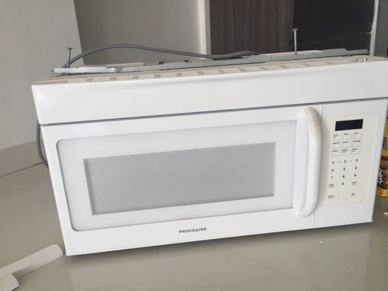 Frigidaire microwave FFMV162LWA