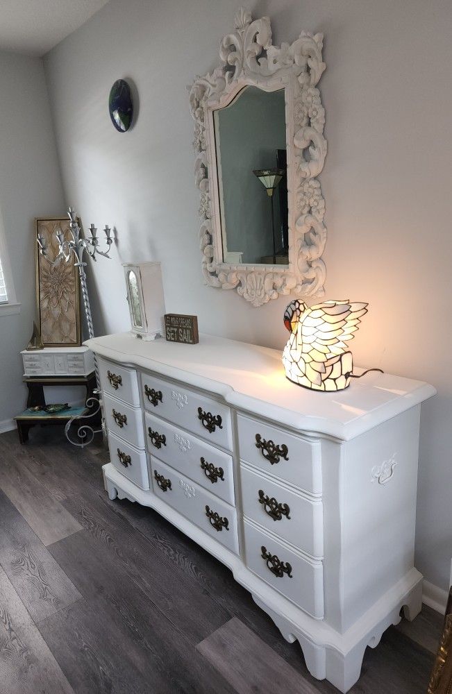 Vintage 9 Drawer Dresser