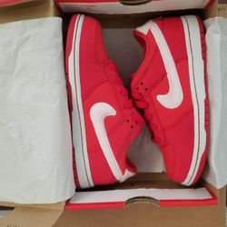 Nike Dunk Low Valentine's Day Size 1y PS Pre School