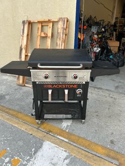 Blackstone flattop w/double fryer