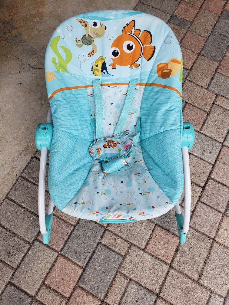 Disney Finding Nemo Fins & Friends Baby Rocker Bouncer