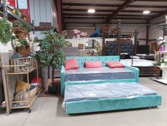 Daybed With Trundle and Mattresses /  Bedroom Sets, Dressers and More!