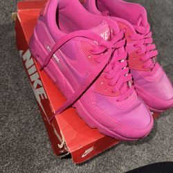 Nike Air max Size 5.5 Grade School 