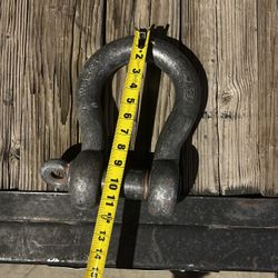 Shackle