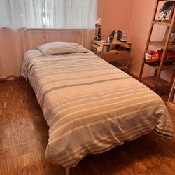 Twin Bed w Mattress & Duvet