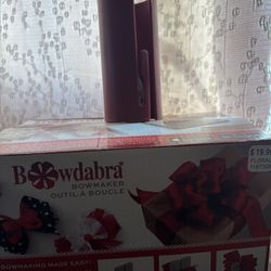 Bow maker & Elf paper cutter
