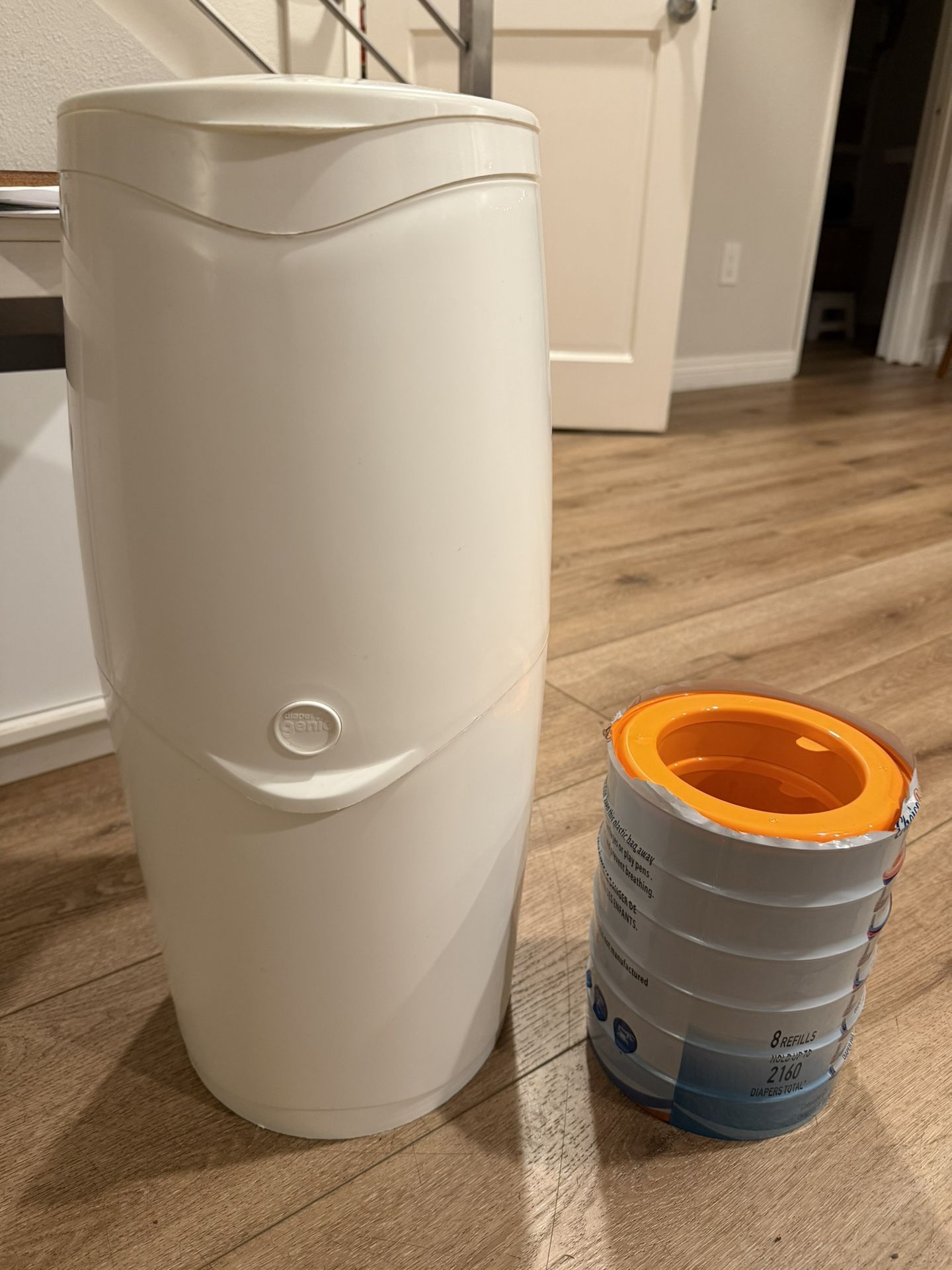 Diaper Genie With (6) Diaper Pail Refills 