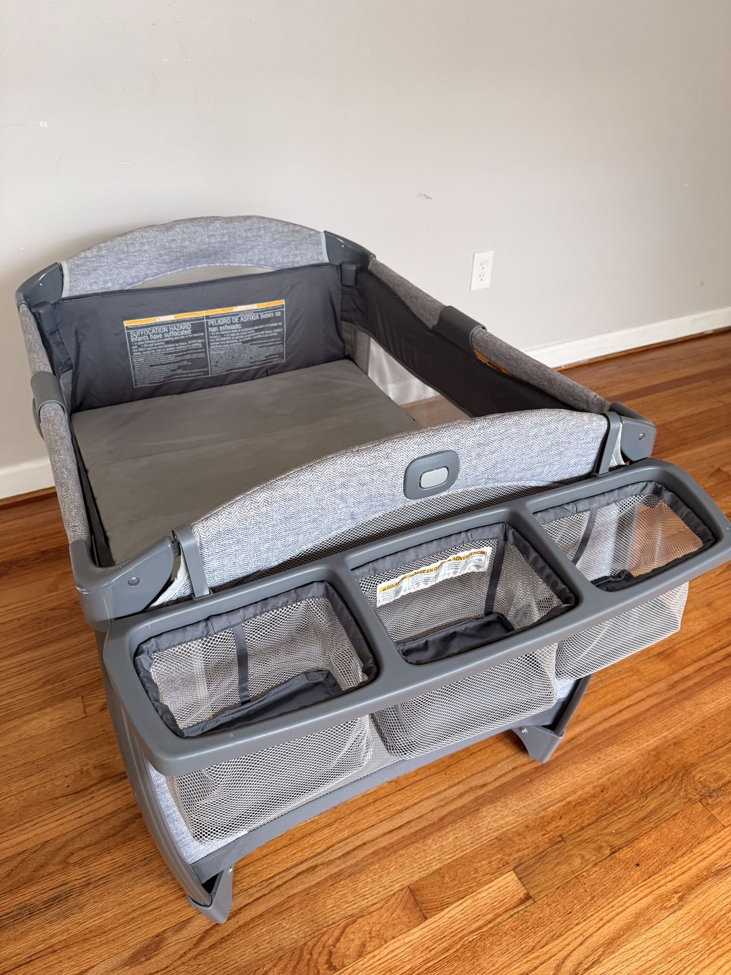 Graco Lightweight Portable Crib