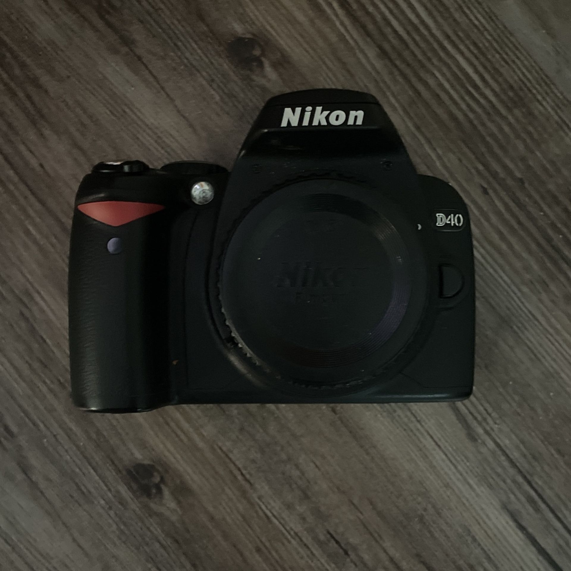 Nikon D40
