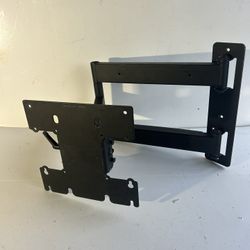 Monoprice Full Motion TV Wall Mount – Articulating Dual Arm, VESA 400x400