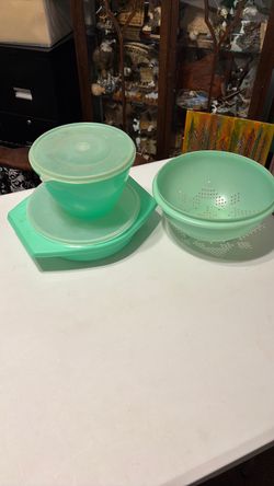 Vintage 3 piece Tupperware set