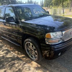 2002 GMC Yukon Denali