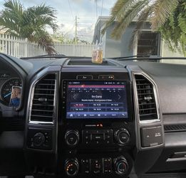 Brand New 9” Smart CarPlay Radio & Backup Camera