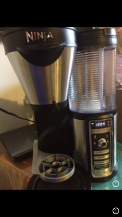 Ninja new in box crack on back cover WORKS