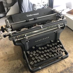 Vintage Early Mid Century  Underwood Champion Typewriter