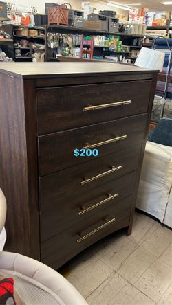 Dresser