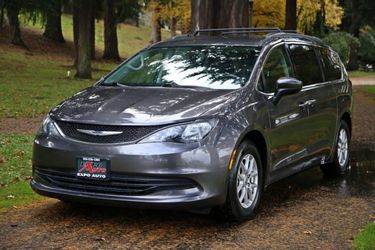 2020 Chrysler Voyager