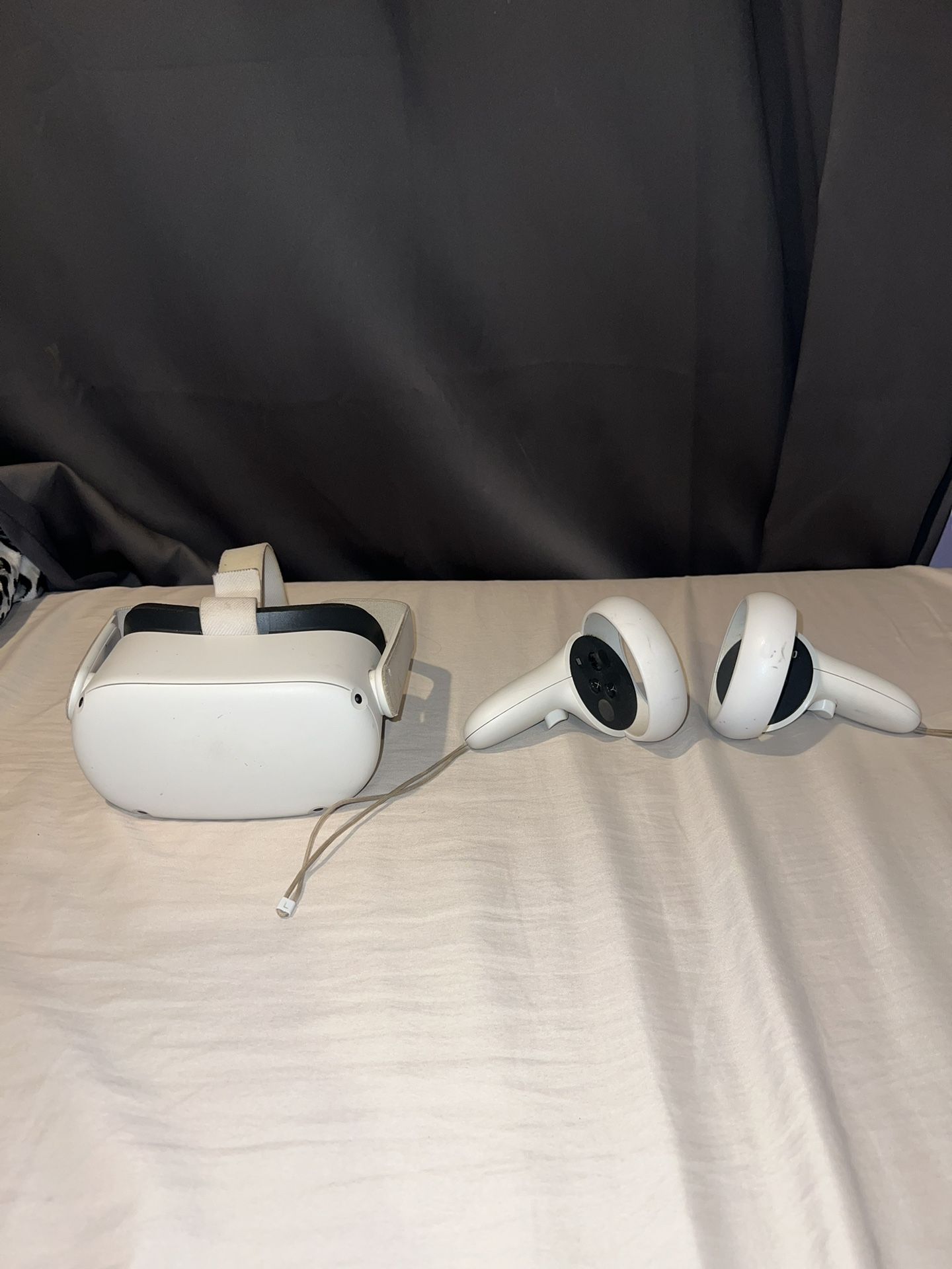 (BROKEN FOR PARTS) 256GB Oculus Quest 2