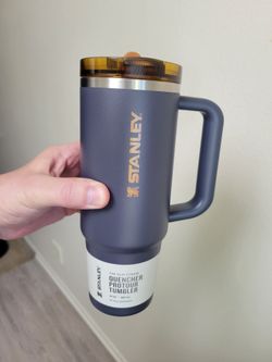 STANLEY  flip straw Quencher Pro Tour Tumbler 30 ounce NEW