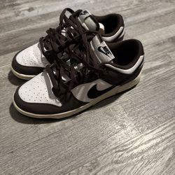 Nike Dunk lows, size 9.5