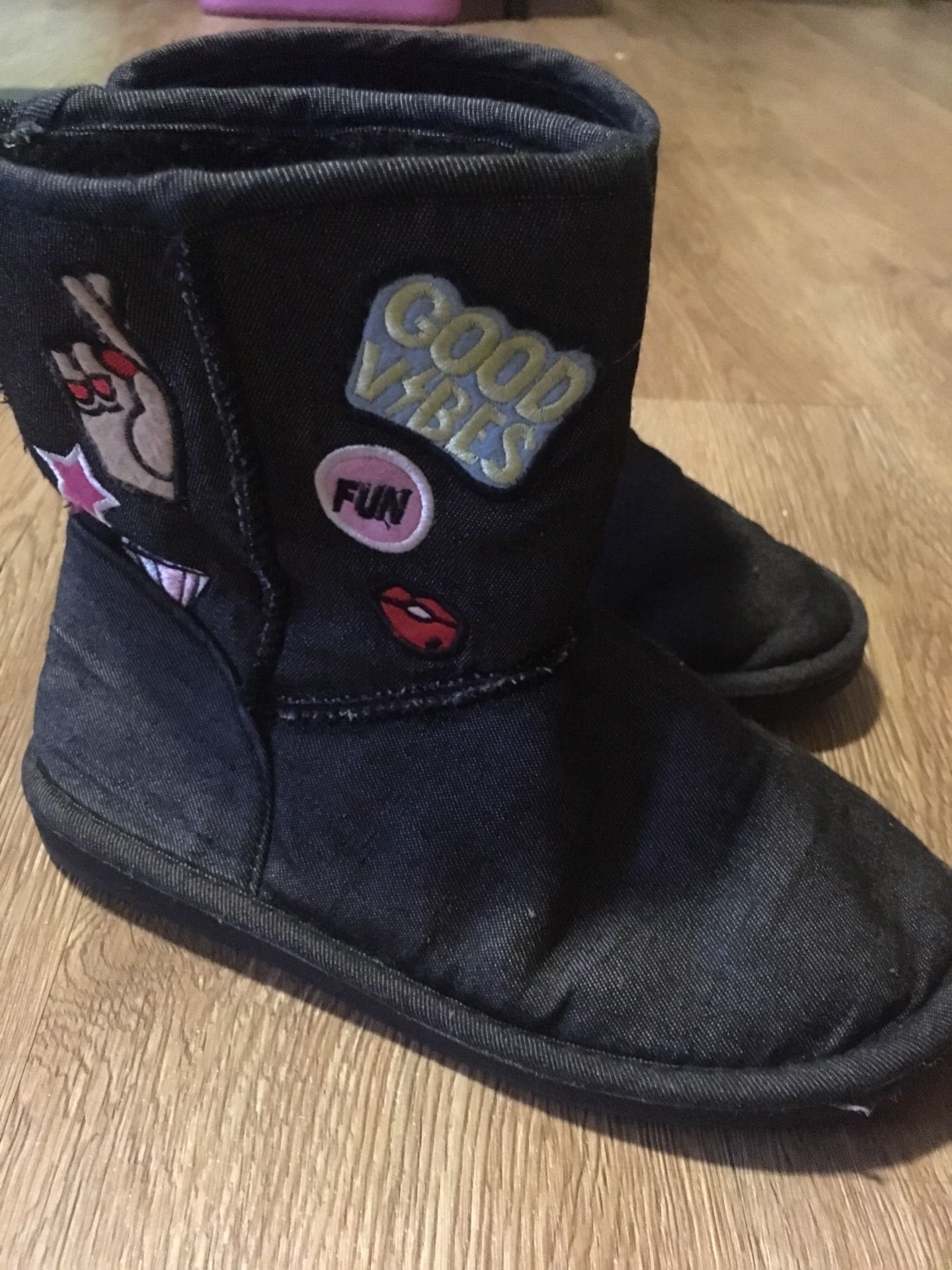 Girls boots size 1