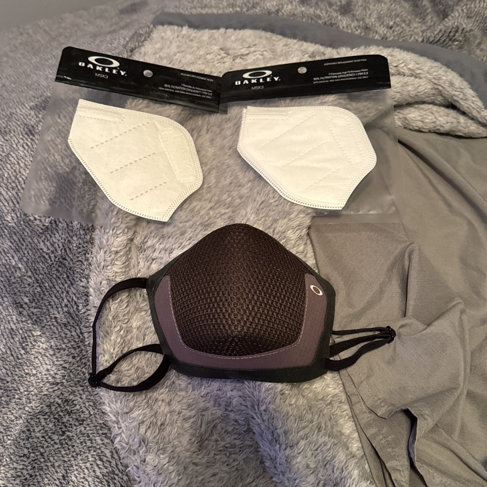 Oakley Face Mask With Brand New Replacement Filters!