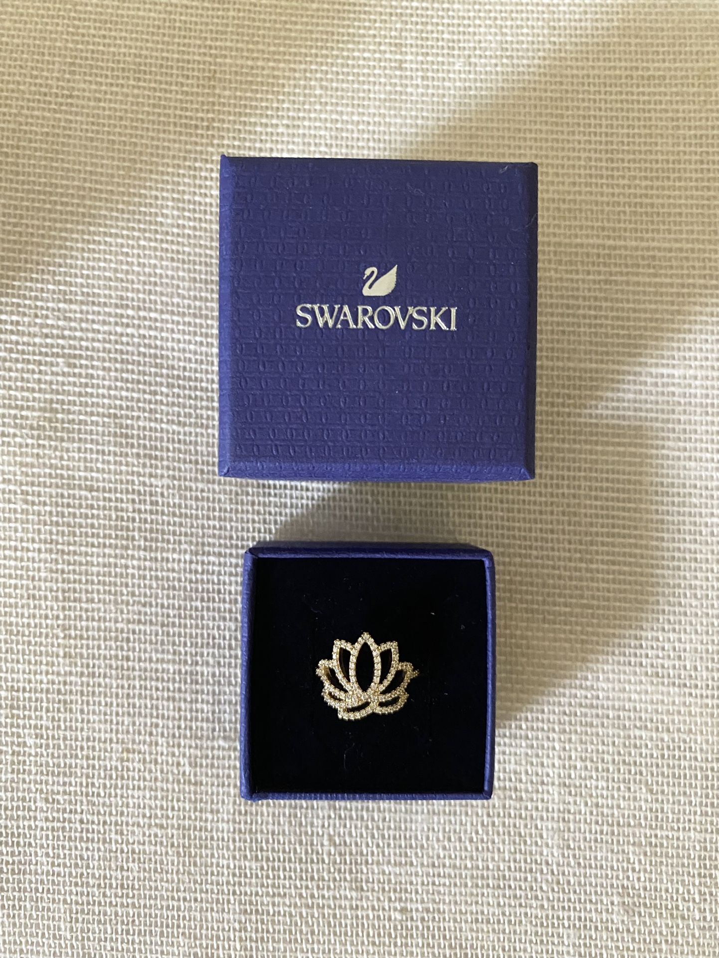 Swarovski Lotus ring Size 55 (7 in US)