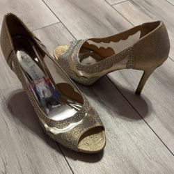 Beautiful Heels - $15