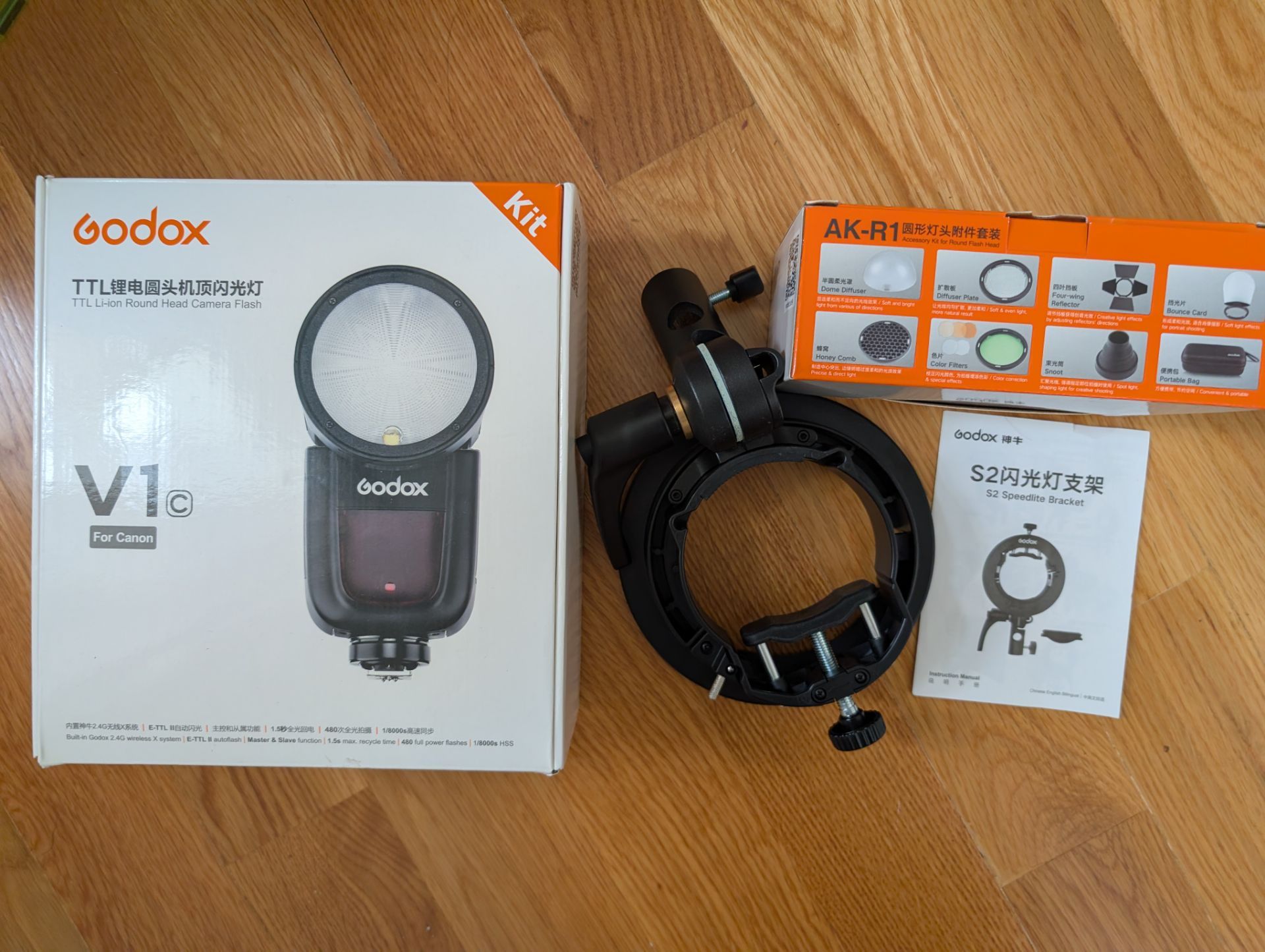 Godox V1 Flash Speedlight V1C Round Head with accessories