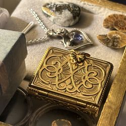Unique Customizable Valentines Gift Box For Her Jewelry Gemstones Special Memory