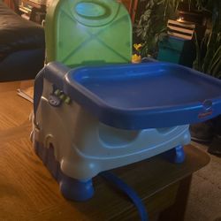 Booster Seat Price 8$  Pick Up. E.   72 and Grandview. E.   Tacoma 