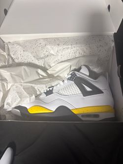 Air Jordan 4 Retro "Tour Yellow"