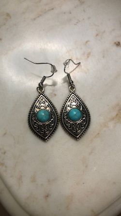 Western Style Dangly Earrings 