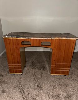 Nail Table