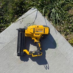 20V MAX XR Lithium-Ion Electric Cordless 18-Gauge Brad Nailer (Tool Only)