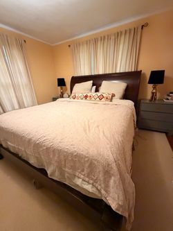 King size mahogany bed