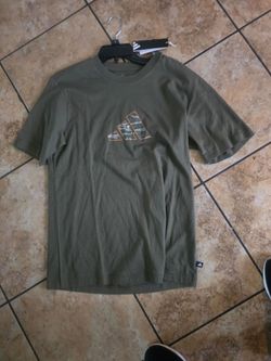 Hurley mens shirt size small runs like size medium