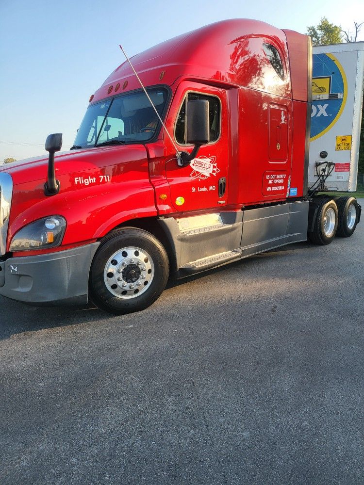 Red Freightliner Cascadia 2016, being kept up 