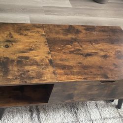 Coffee Table With Lift