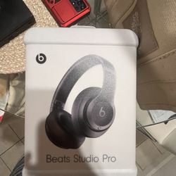 Brand new Beat Studio Pro 