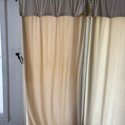 Curtain.2 panels