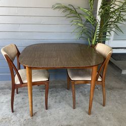 Antique Table With 2 Chairs 