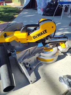 Dual bevel miter saw ( DeWalt)