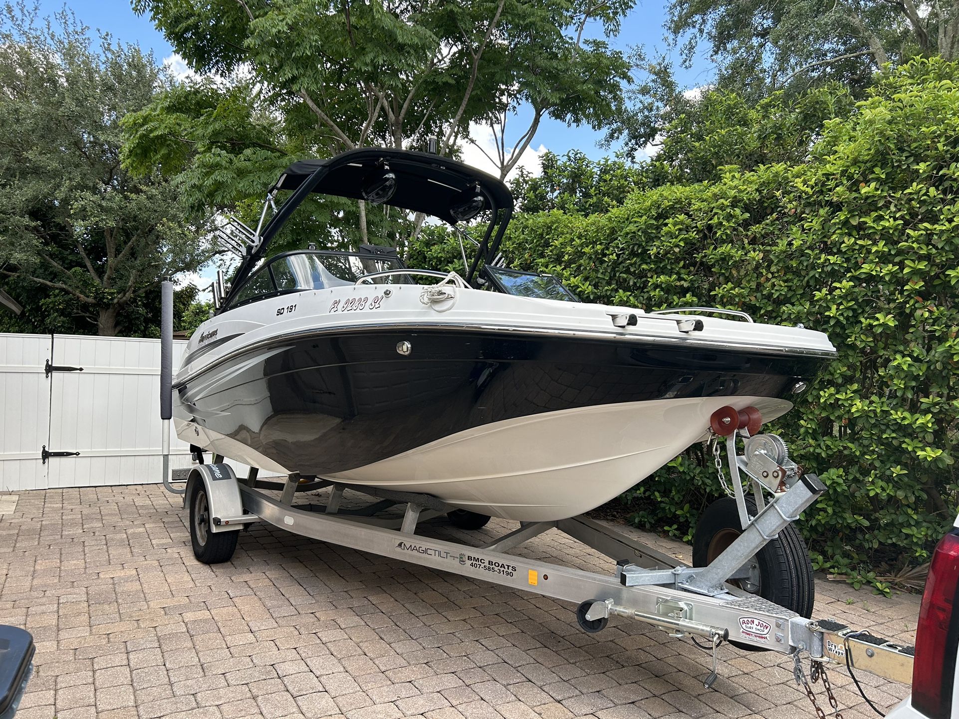 2020 Hurricane SD191 Deck Boat