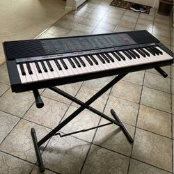 Yamaha PSR-70 Electric Classic FM Synthesis’s really Keyboard